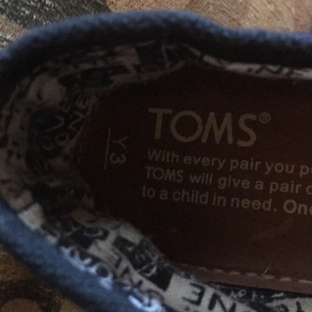 Toms - Picture 6 of 6